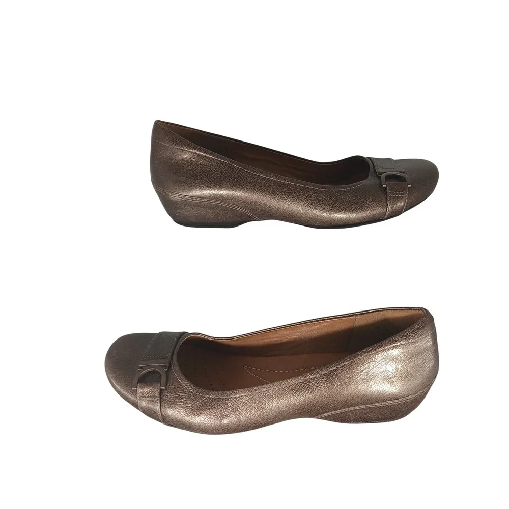 Clarks Artisan Wedge Pumps 8.5 Bronze Metallic Leather Buckle Office Comfort